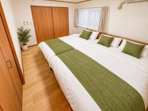 Near skytree direct ueno asakusa,,baby bed,baby chair