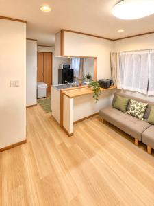 Near skytree direct ueno asakusa,,baby bed,baby chair