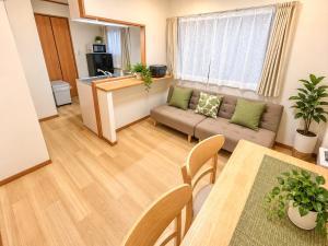 Near skytree direct ueno asakusa,,baby bed,baby chair