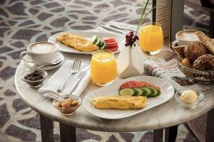 Hotel The Queens Head, City Centre - 1 Minute from New Delhi Railway Station & 5 Minute from Connaught Place