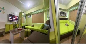 Cozy City View Studio with Kitchen & Pool