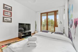 Kluczborska Color Apartment by BookingHost