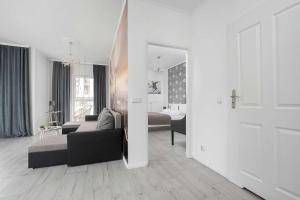 Apartament z Balkonem na 10 Piętrze w Łodzi by Noclegi Renters