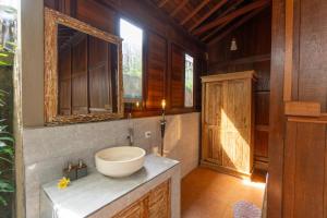 Gatra Bali Villa Joglo - Ubud