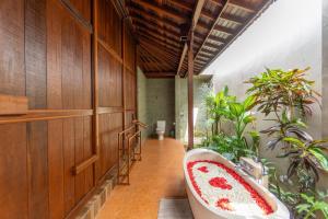 Gatra Bali Villa Joglo - Ubud