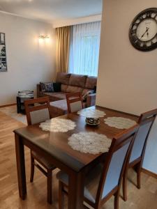 Apartament z ogrodem, 20 metrów od plaży