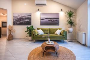 Arco - Elegant New Apartment - Free Parking