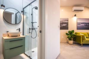 Arco - Elegant New Apartment - Free Parking