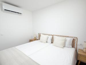 Top Location 3BR , 2BR, communal pool