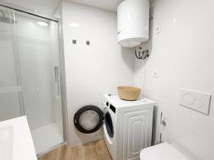 Top Location 3BR , 2BR, communal pool