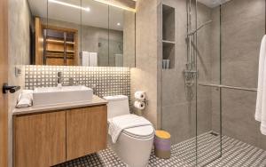Bellevue Beachfront 1 bedrooms Apartment, pool view by TVC