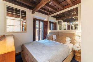 CS Spanish Steps Historic Loft