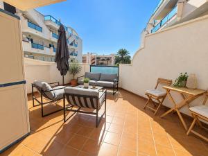 NEW Sunshine Apartment with pool