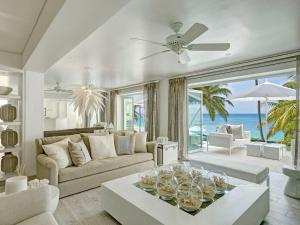 Modern Luxury Beachfront Vacation Home - Footprints