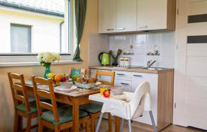 2 Bedroom Amazing Home In Mielenko