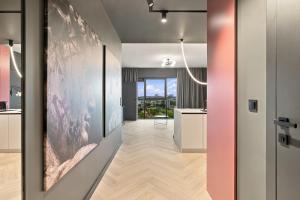 Olszynki Park Designer Apartment by BookingHost