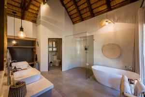Inyati Game Lodge