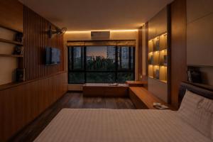 Spacious Private Room near Bach Mai & Medical Uni