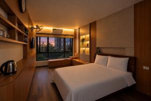Spacious Private Room near Bach Mai & Medical Uni