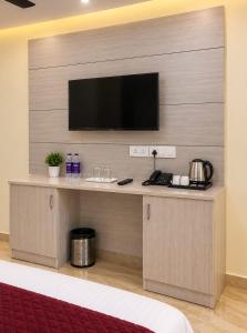 Grand Vista Retriet- A luxury Mountain View Property In Mussoorie By Lilly