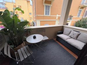 Cozy terrace Vatican apartment