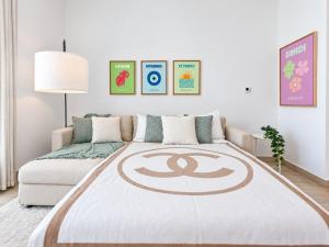 Water’s Edge 1BR | Balcony, Canal Walk + F1