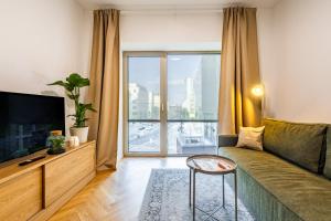 Modern studio with Skyline view