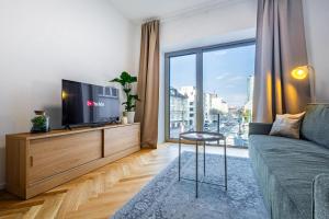 Modern studio with Skyline view