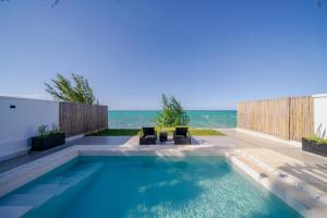 Cappuccino Luxury Beach Villa