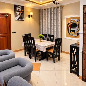 Spacious 3BR Apartment with Pool