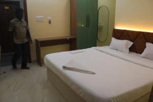 Sri Aaradhyaa Hotels And Restaurant