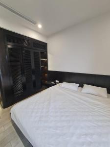 Căn hộ 2PN view biển GOLD COAST - 2bedroom seaview apartment