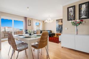 Penthouse with seaview by Costarentals - Ref 08