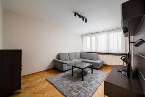 Metro Wierzbno Homely Apartment by BookingHost