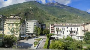 Piazza Grande Suite - Big Terrace with Panoramic Bernina Express View, Elevator&Parking