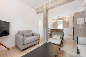 Chic apartment steps from the beach
