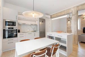 Chic apartment steps from the beach