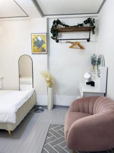 Chillpop stay I Hongdae Sinchon I 1F I 4ppl I Private 2BR, 3 Bed
