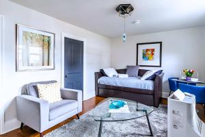 Stylish 1BR Apartment - Heart of James South Hamilton