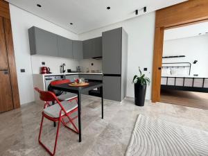 VISTA BLANCA - Tram 1 min away - Free Parking