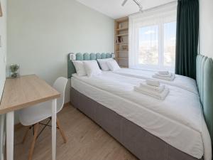 Two-Bedroom Apartment with Free Parking and Air Conditioning