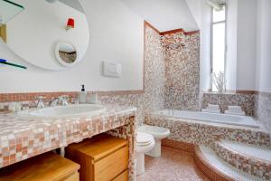 Vatican City View - 2 Bedrooms & 2 Bathrooms - Home and More