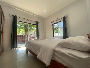 2 Rooms with Bathtub House in Ao Nang