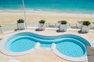 Beachfront Studio, Balcony & Ocean View