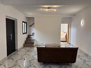 Villa 2 - 4 Bedrooms - Swimming Pool - Airport Shuttle