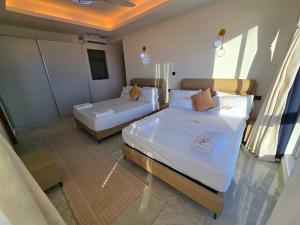Nauras Towers 3 bedroom beachfront apartment