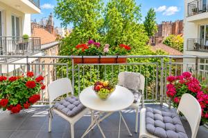 Feel Home SUPERIOR # FREE PARKING # BALCONY # AC