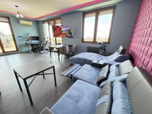 Ibiza Neon 1BDR w Terrace, Workdesk and Paid Parking