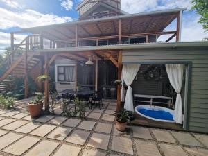 Ocean Whisper Cottage, Sunset, Sizzle and Rest