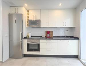 Modern townhouse & jacuzzi SilHouse Nerja